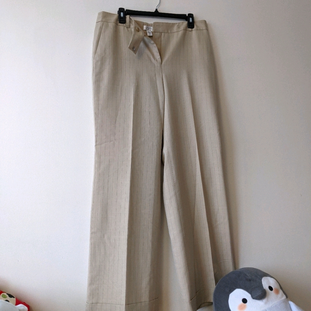 High-waisted and Wide-Leg LOFT Slacks
